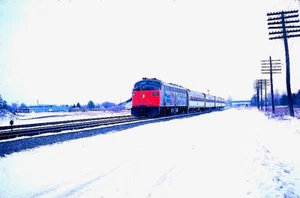 ORIGINAL KODACHROME SLIDE AMTRAK E-8 #328 SCHENECTADY, NY MARCH 1976 - Picture 1 of 1