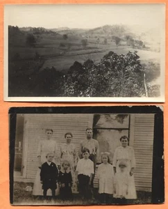 Famiglia per casa e veduta di zona rurale boscosa anni '10 circa foto reale - Foto 1 di 3