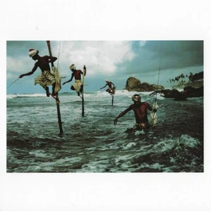 Postcard Steve McCurry Photographer "Fishing off South Coast" Sri Lanka 1995 MNT - Picture 1 of 1