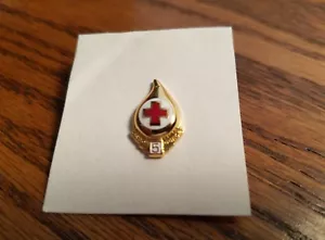 RED CROSS BLOOD DONOR 5 GALLON PIN - Picture 1 of 3