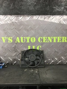 2002 BMW 325ci COOLING FAN ASSEMBLY OEM 92 93 94 95 01 02 03 04 05 06 - Picture 1 of 3