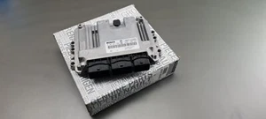 Unidad de control del motor original RENAULT ECU 2.5 Bosch 8201105653 8200635663 0281017066 - Imagen 1 de 2