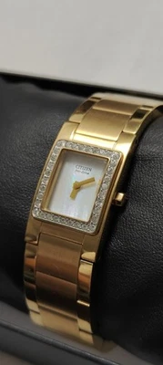 Reloj Citizen Eco-Drive Mujer SY2032-59D Tono Dorado Acero Inoxidable. Foto 1 de 4