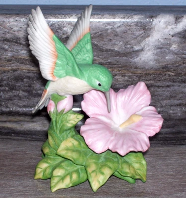 Vintage HOMCO 4.25 in. Tall Porcelain Hummingbird Figurine 1429. Nice! - Image 1 of 4