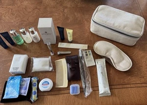 25-teiliges Reiseset mit Molton Brown und anderen Pflegeprodukten - Bild 1 von 12