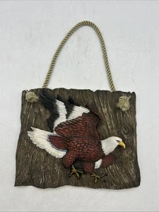 PLACA DE PARED ÁGUILA COLGANTE TIENDA DE CAMPO VINTAGE 7" X 6" - Imagen 1 de 6