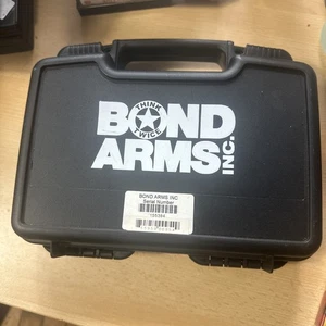BOND ARMS INC. FACTORY PISTOL CASE PADDED - Picture 1 of 6