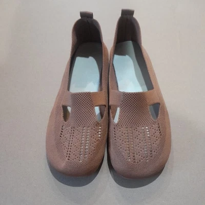 Zapatos planos informales cómodos de punto para mujer con punta redonda talla 10,5 marrón usados en excelente estado Foto 1 de 4