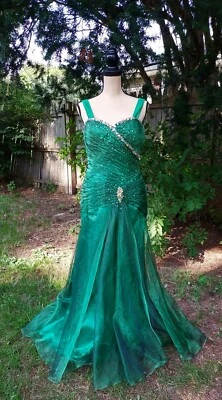 Vintage Alyce Designs 80's 90's Green Ruched Embellished Fit & Flair Maxi Dress - Image 1 of 4