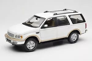 22712 Ford Expedition Eddie Bauer Version White UT Models 1/18 - Picture 1 of 8