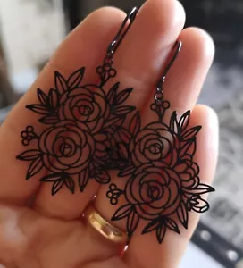 Pendientes punk góticos flor rosas negras ganchos de plástico hipoalergénicos para mujer - Imagen 1 de 5