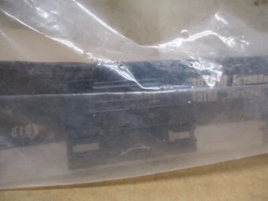 15597271 GM Rear Side Door Moulding Retainer fits Chevy Astro 1985 to 1990 - Picture 1 of 3