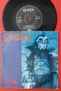 QUEEN A KIND OF MAGIC/A DOZEN RED ROSES FOR MY DARLING 1986 RARE UK PROMO 7“ PS - Picture 1 of 2