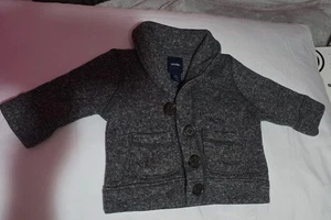 Gebrauchte Baby Gap graue Strickjacke Pullover Schalkragen 0/3 Monate - Bild 1 von 4
