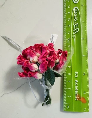 Rose Bouque 1/6 Scale 40 Flowers Doll Accessory Barbie Anniversary Tyler - Image 1 of 3