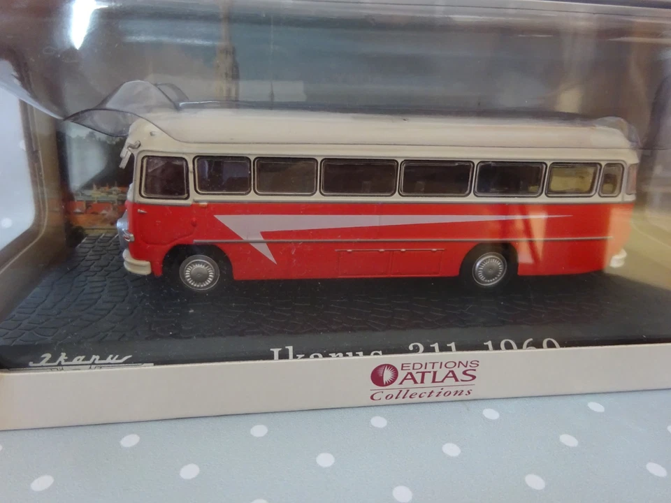 Ikarus 311 1960 rot Bus Reisebus Oldtimer Modelauto 1/72 *NEU* ca. 13cm - Bild 1 von 1