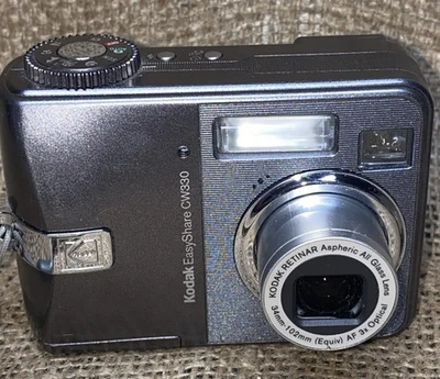 Kodak EasyShare CW330 4.0MP Digital Camera. Tested/Works Free Shipping B54 - Image 1 of 4