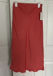 NEU MIT ETIKETT A NEW DAY GLÄNZENDER ROTER MIDIROCK XS - Bild 1 von 7