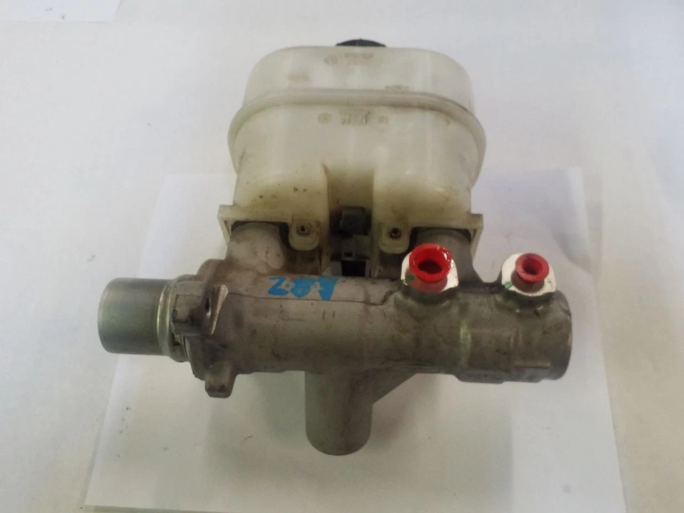 Cilindro maestro de freno - A través del 29/07/15 | Se adapta a Ford Expedition 2015-2016 Foto 1 de 4