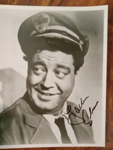 Jackie Gleason signiertes 8"x10" Foto - Bild 1 von 2