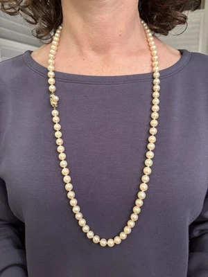 "Collar vintage de perlas cultivadas de 25"" con cierre de perlas redondas de oro de 14 quilates de 7,5-8 mm" Foto 1 de 4