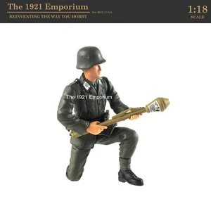 ✙ 1:18 Scale Dragon Models Action 18 Series WWII German Army Infantryman Figure - Picture 1 of 2