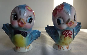 Estatuillas vintage de los años 50 Lefton Bluebird pájaros azules porcelana agitadores de sal y pimienta - Imagen 1 de 6