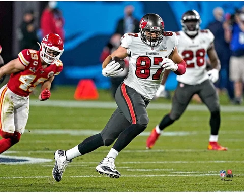 Rob Gronkowski Tampa Bay Buccaneers Unsigned Super Bowl 2021 Action Photograph Cover