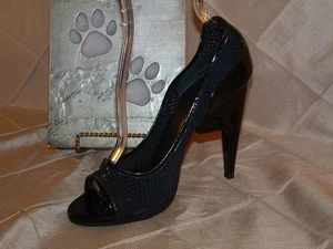 PIERRE HARDY MESH UPPERS WITH BLACK PATENT TRIM OPEN TOE SANDAL SZ 39 EUC+..SEXY - Picture 1 of 6