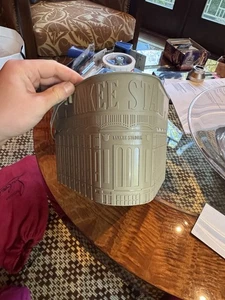 New York Yankees Yankee Stadium Empty Limited Edition Popcorn Bucket IN HAND - Bild 1 von 6