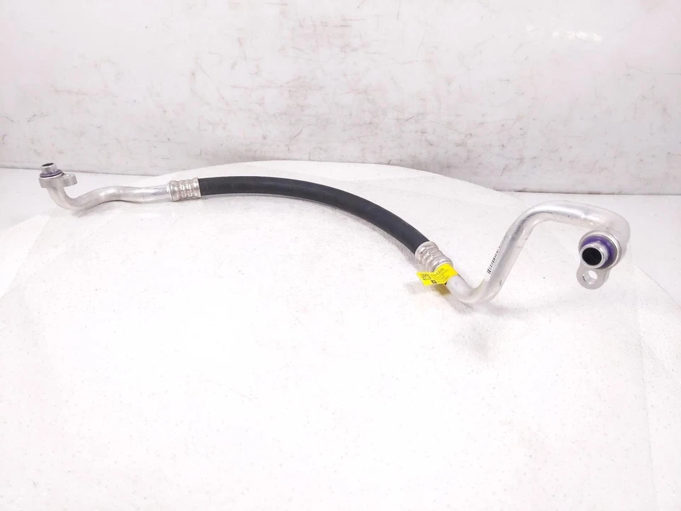 Tubo refrigerante aire acondicionado Buick Envista 2024-2025 42891375 Foto 1 de 4