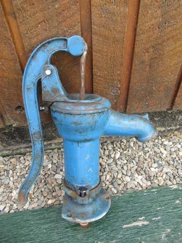 Vintage Cast Iron Hand WATER PUMP Measures  16" High Cover