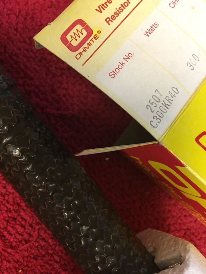 RESISTENCIA OHMITE C300KR40 40 OHM 300 W CABLEWOUND NOS Foto 1 de 1