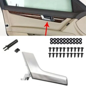 Interior para Mercedes W204 Clase C 2008-14 plata mate manija interior izquierda. - Imagen 1 de 7