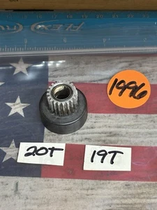 RC 1/10 Nitro Engine CLUTCH BELL 20T / 19T Pinion Gear - Picture 1 of 6