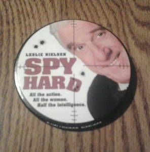 LESLIE NIELSEN SPY HARD MOVIE PROMOTION PIN  - Picture 1 of 2
