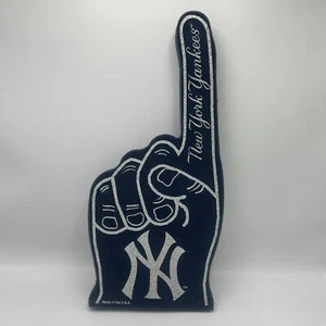 Rare New York Yankees Foam Hand Finger Wincraft MLBP 2011 New York NY 48cm Tall - Picture 1 of 15