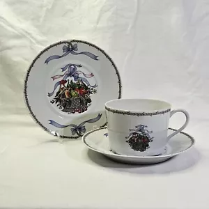 Vintage Gucci Limoges cup and saucers 'Cestri e Nastri' Baskets & Ribbons 3 Pcs - Picture 1 of 6