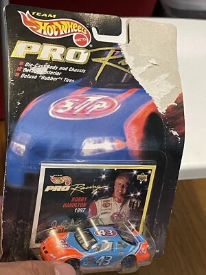 Mattel Hot Wheels Pro Bobby Hamilton #43 STP 1997 Grand Prix 1:64 NASCAR Foto 1 de 4