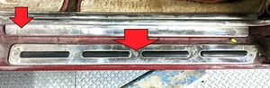 Rolls Royce Silver Shadow door SILL runner stainless chrome HOLDING SCREWS TWO - Foto 1 di 1