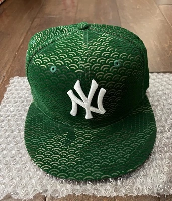 7 1/4 Hat Club New Era 59Fifty Sakura New York Yankees 1999 WS Patch Hat IN HAND - Image 1 of 4