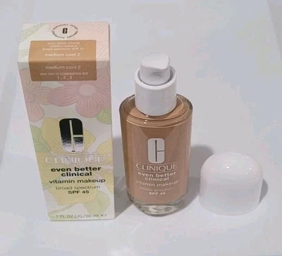CLINIQUE Even Better Clinical Vitamin Makeup SPF 45 - Medium Cool 2- NEW in BOX  - Image 1 of 4