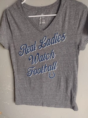 Nfl,Colts,Real Ladies Watch Football, Jr's large t-shirt,w NEW Earrings - Image 1 of 4