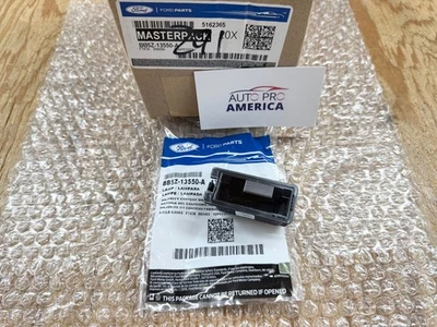 Lámpara de matrícula para Ford Transit Ranger 2014-2023 diestro o derecho bb5z13550a fabricante de equipos originales nueva Foto 1 de 3