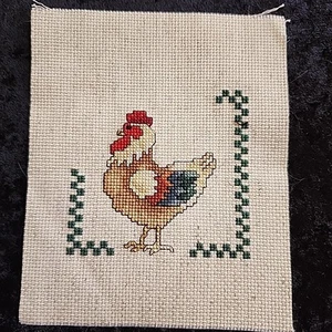 Parche cuadrado bordado punto de cruz pollo gallina rancho granja completo 6x7" - Imagen 1 de 3