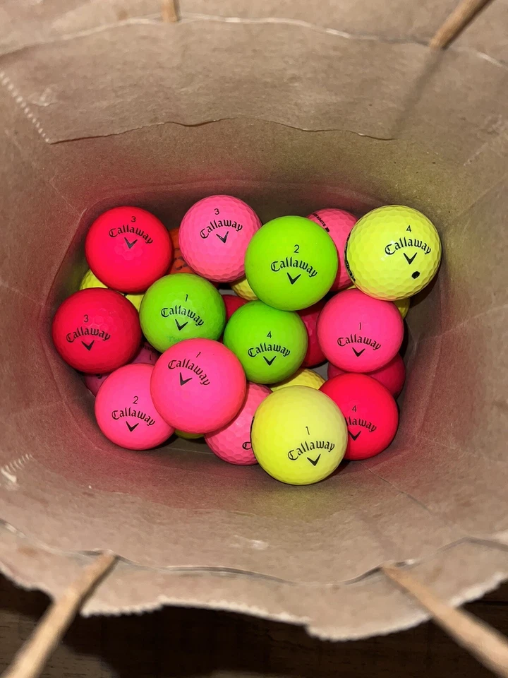18 Callaway Super Soft Neon Golf Balls Used 3A-5A - Image 1 of 2