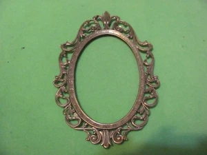 Vintage Oval Cast Metal Picture Frames No Glass - 8.5" Tall - Made in Italy. - Picture 1 of 6