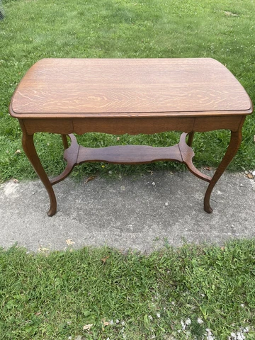 Beautiful Antique Solid  Quarter Sawn Oak Maddox Desk / Table With Center Drawer Cover