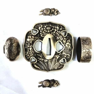 Fine A Set Brass Tsuba Menuki Fuchi Kashira For Japanese Katana Sword Wakizashi - Picture 1 of 9