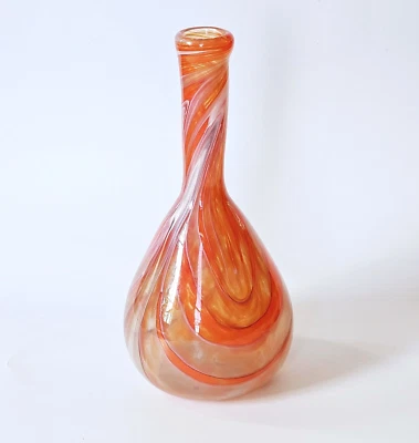 Jarrón con cuello de botella de vidrio soplado a mano Swirl naranja rojo blanco 2004 firmado 8,5" Foto 1 de 4